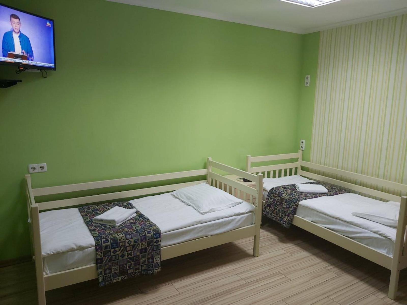 Guest House "Vladimirskaya 42" Kiev Esterno foto